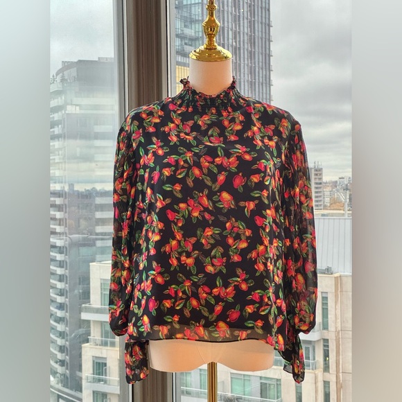 🆕 FARM Rio 🧿 NWOT Tropical Fruity & Floral Smocked Collar Blouse, Sz M - Picture 7 of 9